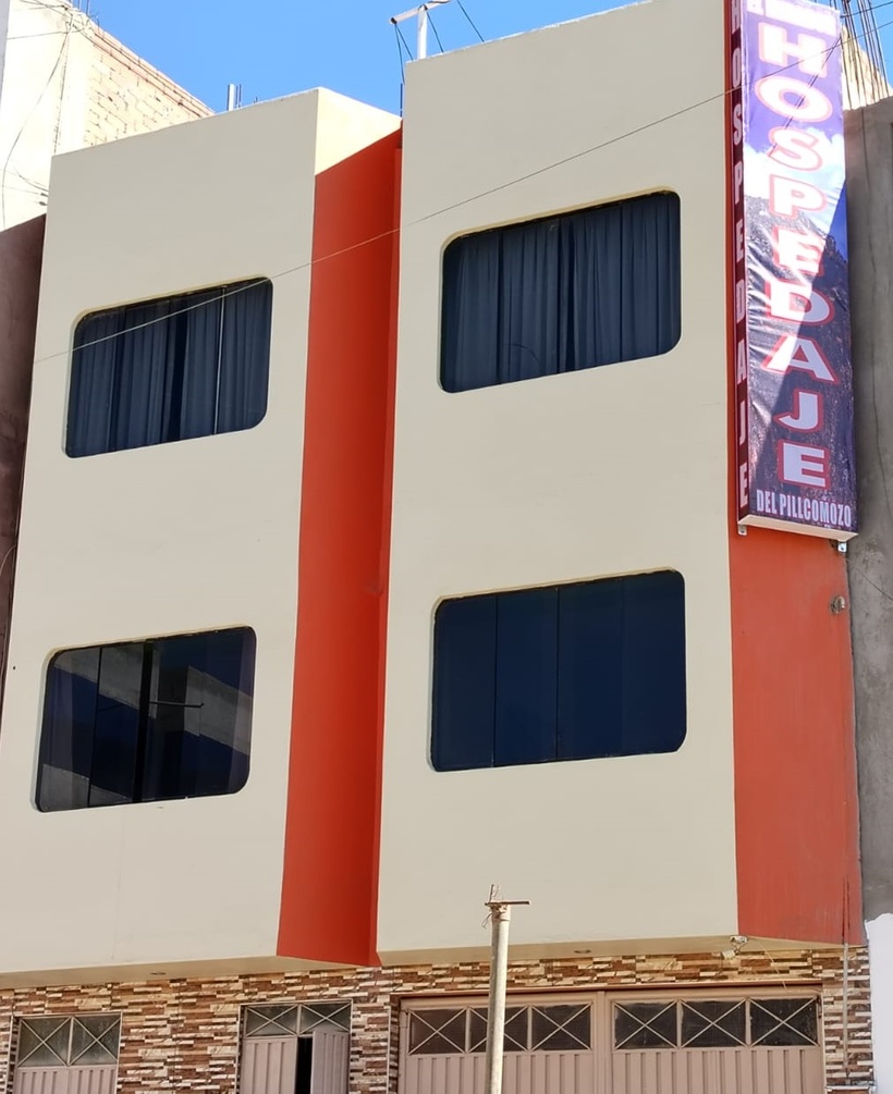 FOTO DE FACHADA CON LELTRERO
